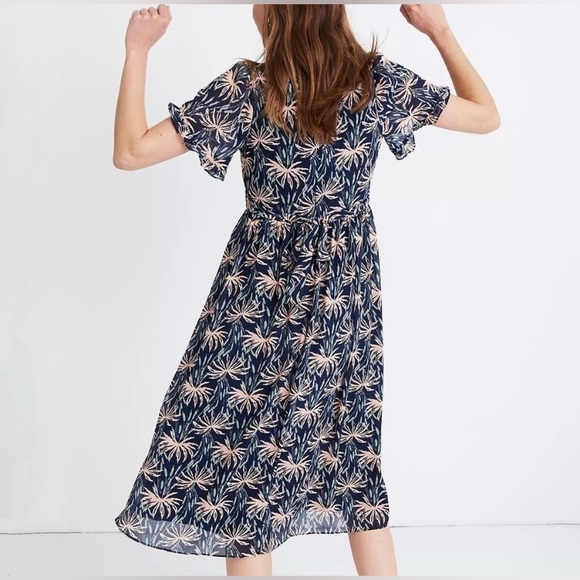 MADEWELL Ruffle-Sleeve Midi Dress in Oasis Palms - XXS - Picture 3 of 11